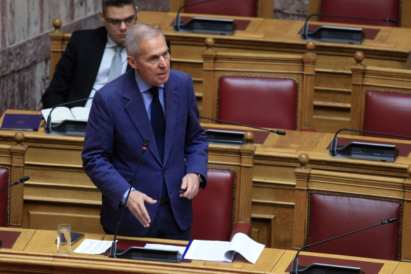 Δαβάκης: «Προς κατάργηση η συμμετοχή 15% των στρατιωτικών σε διαγνωστικές εξετάσεις στα δημόσια νοσοκομεία»