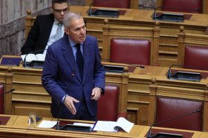 Δαβάκης: «Προς κατάργηση η συμμετοχή 15% των στρατιωτικών σε διαγνωστικές εξετάσεις στα δημόσια νοσοκομεία»