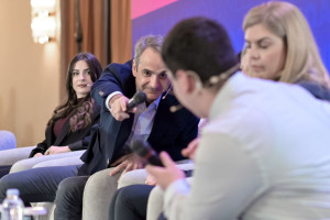 «Παράθυρο» Μητσοτάκη για ένταξη των υγειονομικών στα βαρέα και ανθυγιεινά