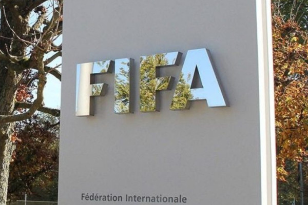 Συνεργασία FIFA με ΠΟΥ για την παγκόσμια πρόσβαση σε εμβόλια COVID