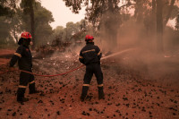 Φωτιές Ελλάδα: Σε κρίσιμη κατάσταση σε ΜΕΘ δύο εθελοντές δασοπυροσβέστες