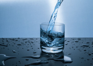 Κατανάλωση νερού και απώλεια βάρους: Μύθοι και επιστημονικές αλήθειες