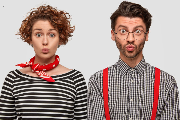 Μιμείστε χωρίς να το καταλάβετε τους άλλους; Τι δείχνει για τον ψυχισμό σας