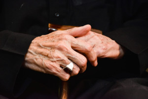 Η Κομισιόν ενέκρινε φάρμακο για τη θεραπεία του Alzheimer σε πρώιμο στάδιο