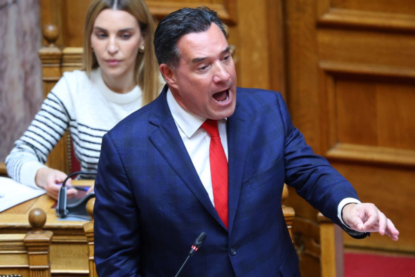 Μονομαχία Γεωργιάδη-Πολάκη στη Βουλή για την Ιατρική της Ευεξίας