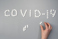 Σε πρώτη αξιολόγηση της χρήσης του χαπιού της Pfizer κατά της COVID-19 προχωρά ο ΕΜΑ