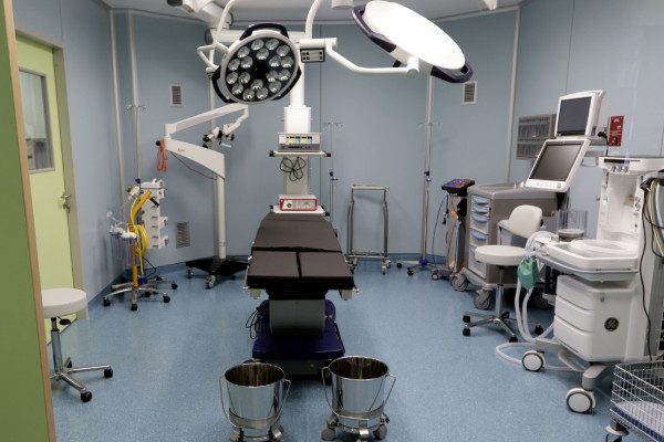 Λαπαροσκοπική και ρομποτική χειρουργική: πώς πλεονεκτεί έναντι της κλασικής