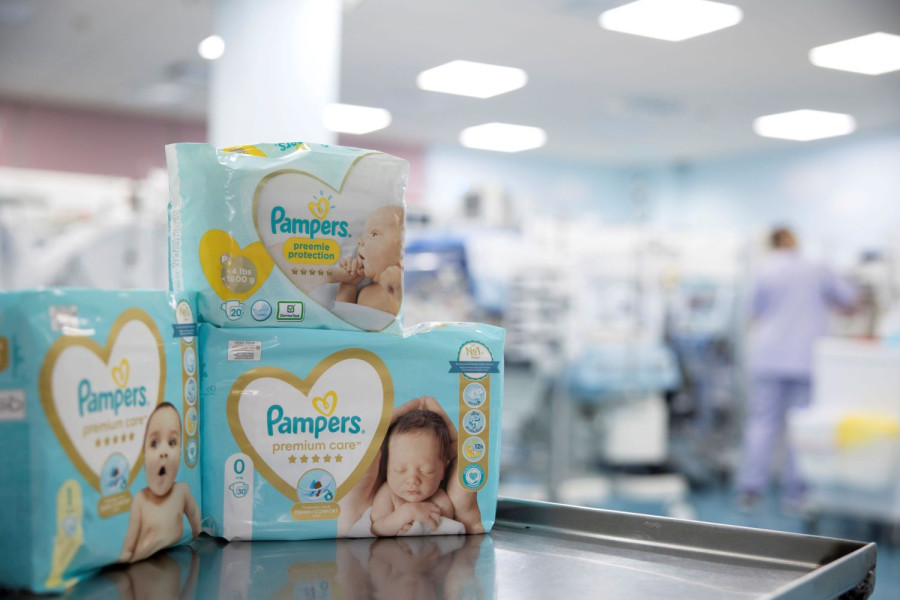 Τα Pampers και φέτος δίπλα στα πρόωρα μωράκια και τις οικογένειές τους