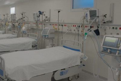 Τα ενθαρρυντικά στοιχεία της Όμικρον - Μόνο 2 νοσηλείες στην Ελλάδα
