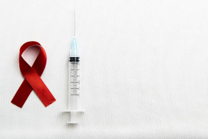 Ελπίδα στη μάχη κατά του HIV: Νέο πειραματικό εμβόλιο ενεργοποιεί ισχυρά εξουδετερωτικά αντισώματα