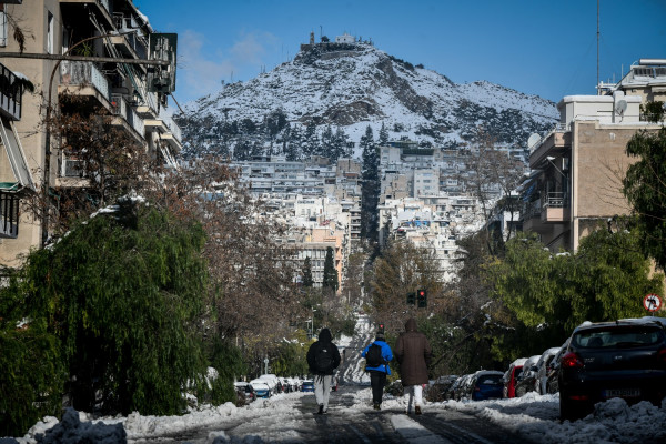 Κορονοϊός Ελλάδα: Υποχώρησαν τα κρούσματα - Παραμένουν ψηλά οι θάνατοι