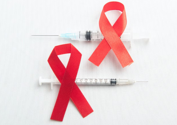 HIV: Έτσι θα μπει «φρένο» στην εξάπλωση της νόσου - Νέες οδηγίες από τον ΠΟΥ