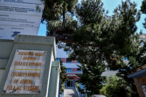 Κρίσιμες ώρες στο Νοσοκομείο Παίδων για το 4χρονο αγόρι που ξυλοκοπήθηκε βάναυσα