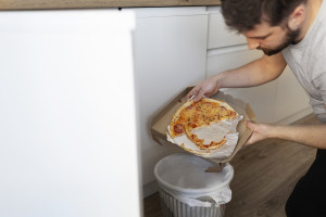 Γιατί οι πλαστικές συσκευασίες μπορεί να είναι μεγαλύτερο «αμάρτημα» από την σπατάλη τροφίμων