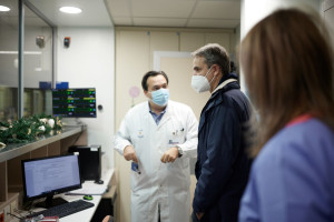 Στη ΜΑΦ για ασθενείς με εγκεφαλικό του νοσοκομείου «Αττικόν» ο Μητσοτάκης