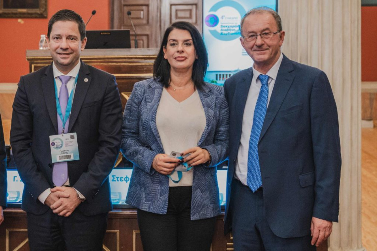 Οι Πρόεδροι της Οργανωτικής Επιτροπής του συνεδρίου Γεράσιμος Σιάσος, Βάια Λαμπαδιάρη, Νικόλαος Τεντολούρης