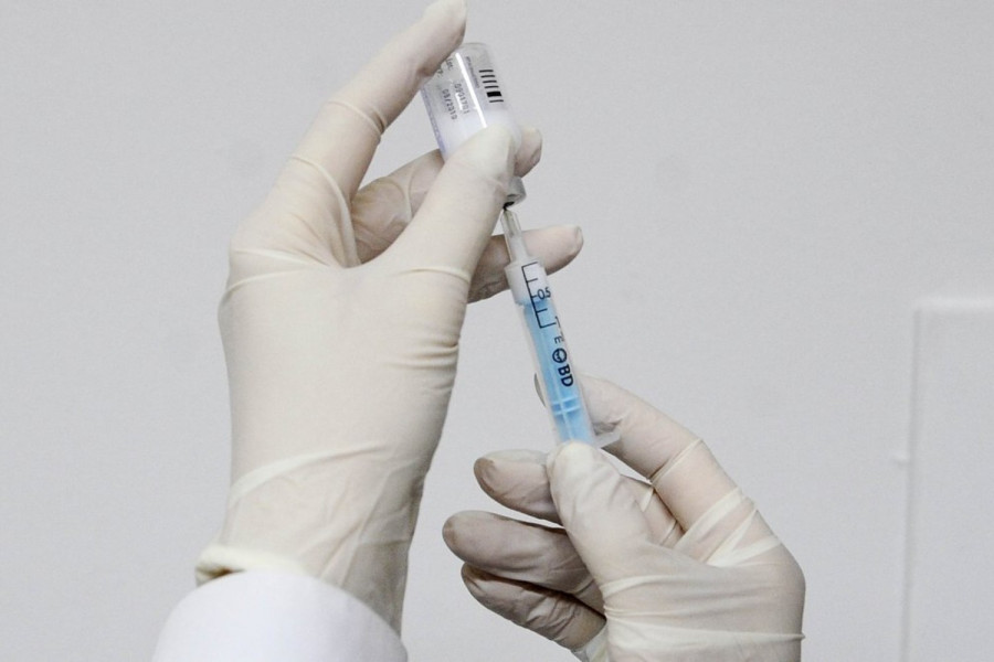 BioNTech: Έρχονται τον Οκτώβριο τα επικαιροποιημένα εμβόλια COVID