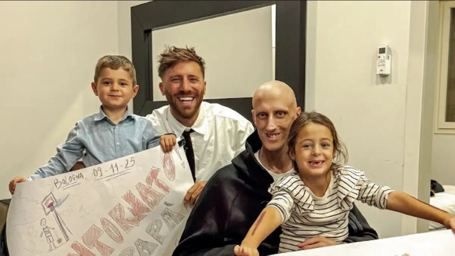 Ο Ακίλε Πολονάρα με τα παιδιά του και τον επιστήθιο φίλο του Νίκολας Ντε Ντεβίτις/Instagram.com/divanoletto