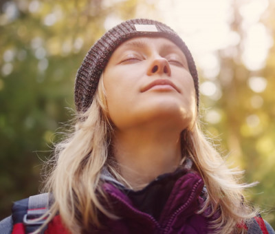 Mindfulness: Με αυτή την «τεχνική» ακόμα και 5 λεπτά αρκούν για να «φορτίσεις τις μπαταρίες» σου