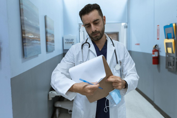 Ψυχιατρικό Νοσοκομείο Αττικής: Επέκταση του ανθυγιεινού επιδόματος σε όλες τις ειδικότητες των Υγειονομικών, ζητούν οι γιατροί
