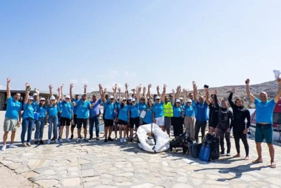 Παράκτιος και υποβρύχιος εθελοντικός καθαρισμός στο νησί της Δήλου από τους Ομίλους Εταιρειών ΟΦΕΤ & VGROUP