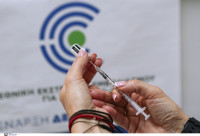 Προς εξέταση ο εμβολιασμός ατόμων που νόσησαν από κορονοϊό με μία δόση