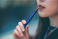 Κορονοϊός: Το ηλεκτρονικό τσιγάρο αυξάνει τον κίνδυνο λοίμωξης στους νέους