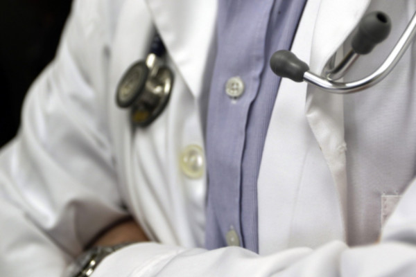 ΠΙΣ: «Δικαίωση» η τροπολογία την προστασία γιατρών από αβάσιμες μηνύσεις