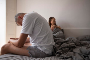 Επηρεάζει τη σεξουαλική δραστηριότητα των ανδρών η βουβωνοκήλη; - Ειδικός δίνει τις απαντήσεις