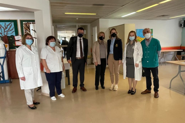 Περιοδεία της Μίνας Γκάγκα στα Νοσοκομεία της 4ης Υγειονομικής Περιφέρειας