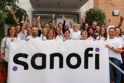 Εργαζόμενοι της Sanofi Ελλάδας προσέφεραν 200 γεύματα «αγάπης» σε άπορες οικογένειες και παιδιά