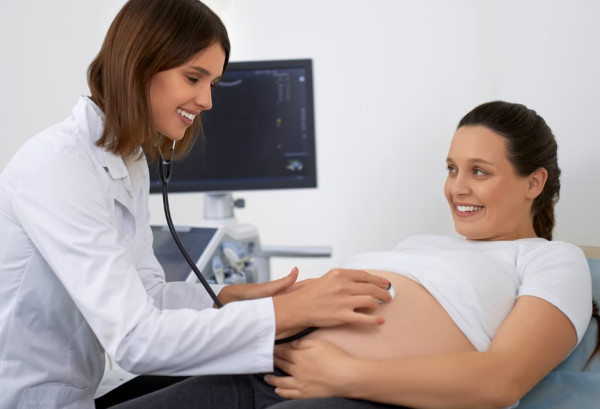Εγκυμοσύνη: Μία στις πέντε γυναίκες μένει έγκυος με φυσικό τρόπο έπειτα από εξωσωματική