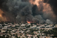 Φωτιές και καύσωνας: Συστάσεις του Υπουργείου Υγείας για ευπαθείς ομάδες αλλά και γενικό πληθυσμό