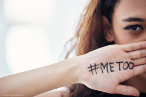 «MeToo»: Μεγαλύτερη προσπάθεια κατά της σεξουαλικής παρενόχλησης ζητούν οι ευρωβουλευτές