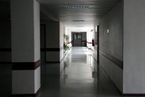 ΟΕΝΓΕ για ψυχιατρικά νοσοκομεία: Ασθενής από τα Κύθηρα εξετάστηκε στο Δαφνί και κατέληξε στην Τρίπολη