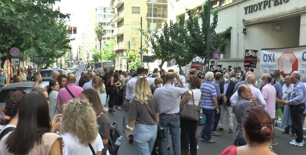 Η Σ.ΙΔ.Ι.Ε. στηρίζει στις κινητοποιήσεις των εργαστηριακών ιατρών για το clawback και το rebate