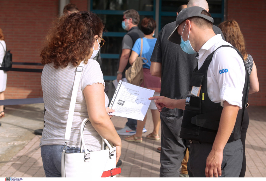 Στις 12:00 οι ανακοινώσεις Μητσοτάκη για τα προνόμια των εμβολιασμένων