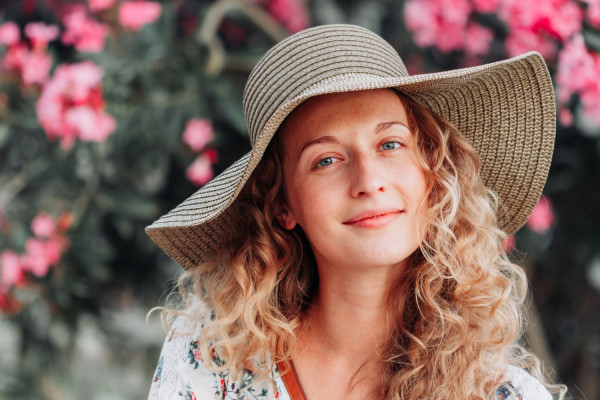 Μελάνωμα: Πέντε «γκρίζες ζώνες» και απλοί τρόποι αποτροπής ενός ηλιακού εγκαύματος την άνοιξη