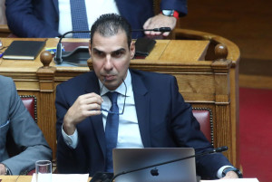 Θεμιστοκλέους: Πλήρης ψηφιοποίηση στα ραντεβού και τις λίστες των χειρουγείων