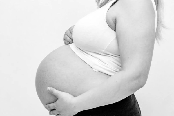 Εγκυμοσύνη: Ποια εποχή και μήνα του χρόνου αυξάνεται περισσότερο ο κίνδυνος αποβολής